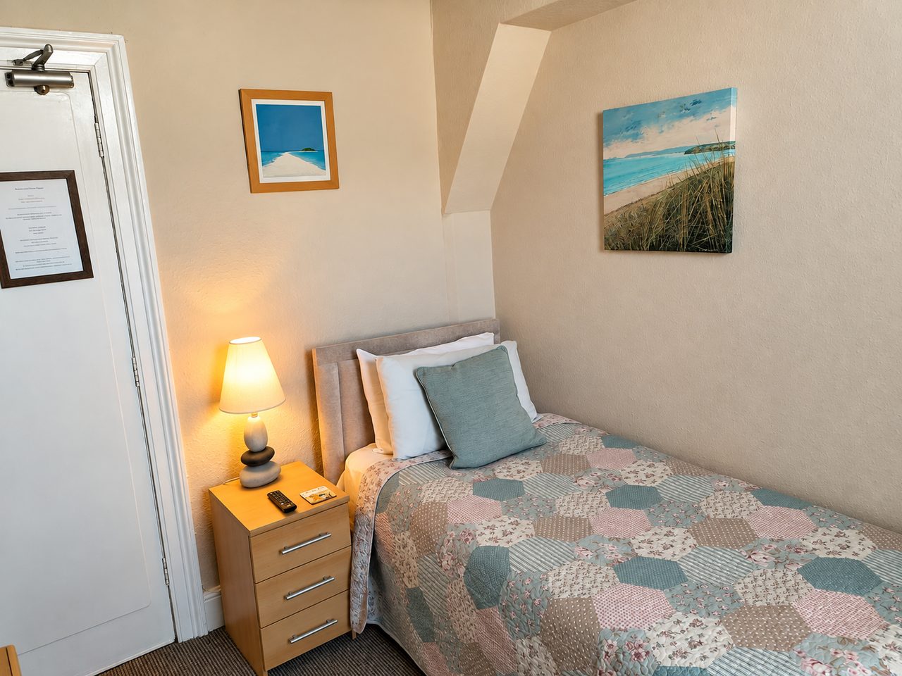 Standard single room